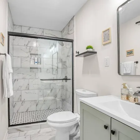Brand New Stylish 5br3ba 15mins Clt Downtown Holiday home