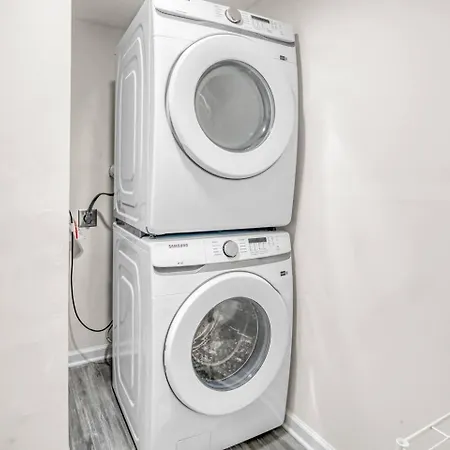 Brand New Stylish 5br3ba 15mins Clt Downtown Charlotte