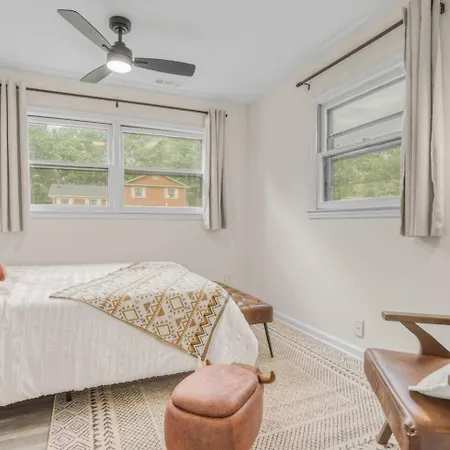 Brand New Stylish 5br3ba 15mins Clt Downtown Holiday home