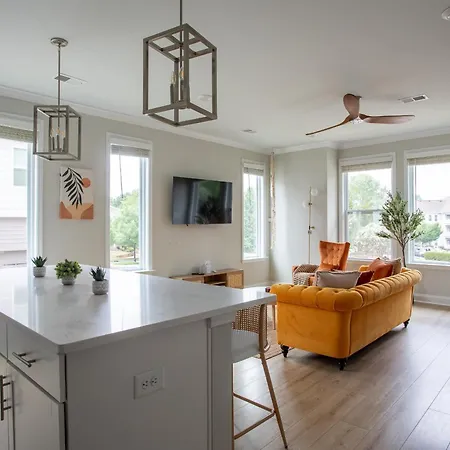 Bohemian Style House Close To Stadiums And Uptown