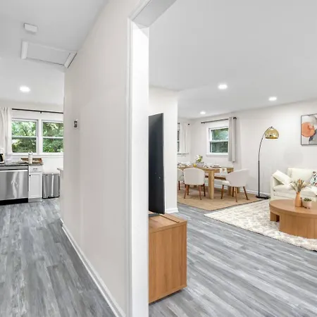 Brand New Stylish 5br3ba 15mins Clt Downtown Holiday home Charlotte