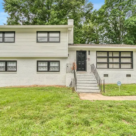 Holiday home Brand New Stylish 5br3ba 15mins Clt Downtown