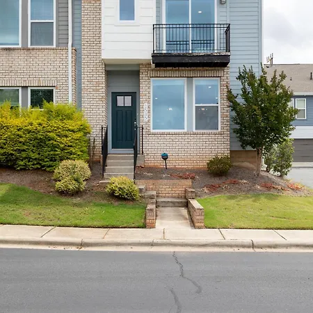 Bohemian Style House Close To Stadiums And Uptown