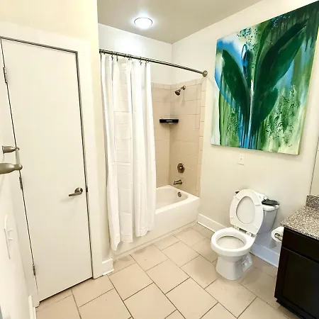Spacious Uptown Luxury Escape