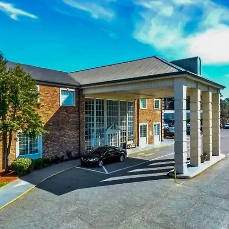 Near Uptown & Minutes To Hospital, Free Wi-fi, Coffee & Gym Holiday home