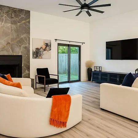 Hidden Gem On The Outskirts Of Uptown Holiday home Charlotte