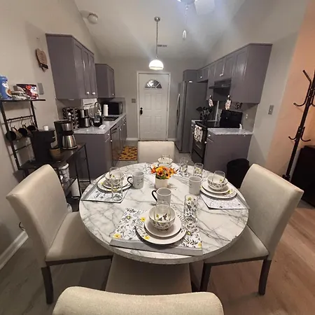 Holiday home Near Uptown-sleep 6-nfl Game Day Getaway Charlotte
