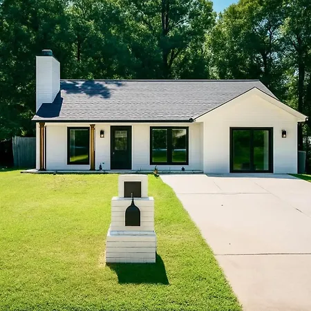 Holiday home Hidden Gem On The Outskirts Of Uptown Charlotte