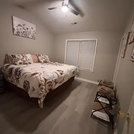 Near Uptown-sleep 6-nfl Game Day Getaway *