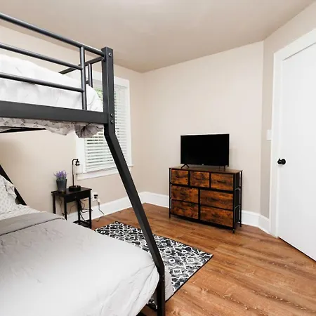 The Catalina Uptown Clt *