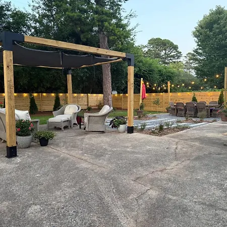 Holiday home The Latimer House Perfect For Groups Near Uptown *