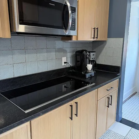 The Latimer House Perfect For Groups Near Uptown
