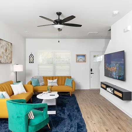 8br Near Southend/uptown W/gameroom/hottubs/fenced