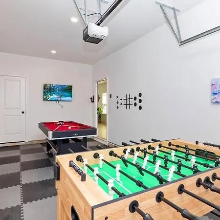 Holiday home Modern 4br Hot Tub • Game • Fenced