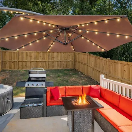 Luxury 8br Hot Tub Game Sleeps 20 Holiday home Charlotte