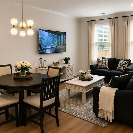 The Willow At Sofley Road - 3br Boutique Townhome Villa