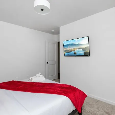 8br Near Southend/uptown W/gameroom/hottubs/fenced