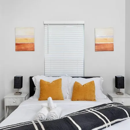 8br Near Southend/uptown W/gameroom/hottubs/fenced