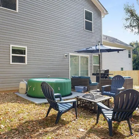 8br Near Southend/uptown W/gameroom/hottubs/fenced Holiday home