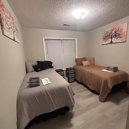 Near Uptown-sleep 6-nfl Game Day Getaway *