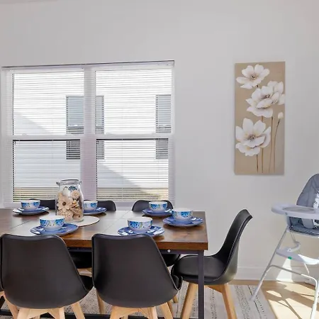 Uptown Retreat Sleeps 10 W/hot Tub, Bbq Game Charlotte