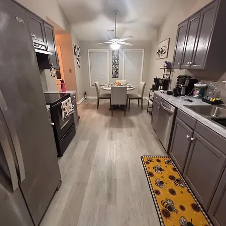 Near Uptown-sleep 6-nfl Game Day Getaway