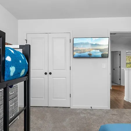 8br Near Southend/uptown W/gameroom/hottubs/fenced *
