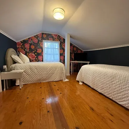 The Latimer House Perfect For Groups Near Uptown Holiday home