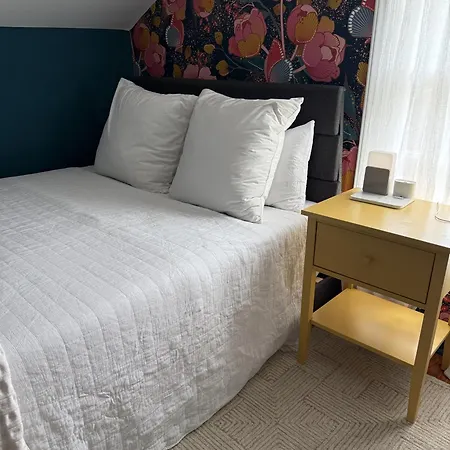 The Latimer House Perfect For Groups Near Uptown