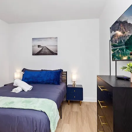 Uptown Retreat Sleeps 10 W/hot Tub, Bbq Game