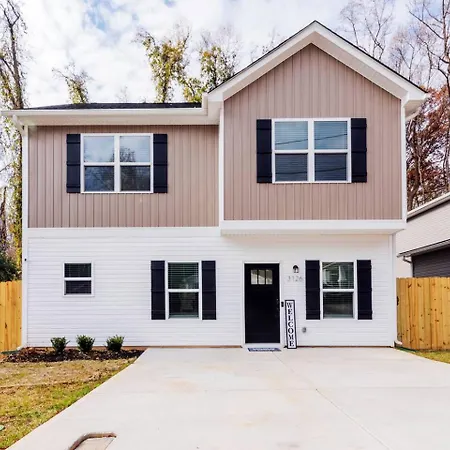 8br Near Southend/uptown W/gameroom/hottubs/fenced Charlotte