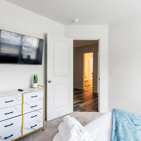 8br Near Southend/uptown W/gameroom/hottubs/fenced