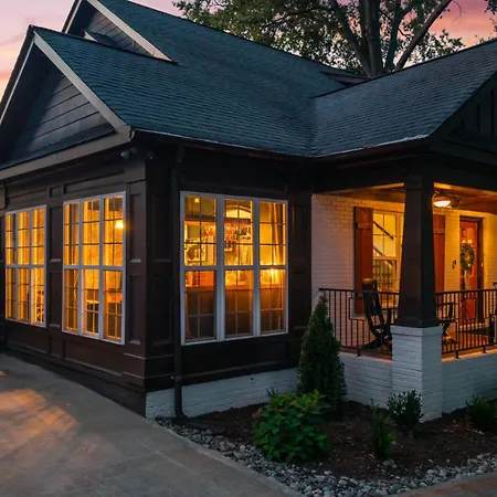 Escape To The Arts Golf Sim Theater Hot Tub Holiday home