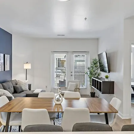 Near Dt Cpcc Lynx With Pool Gym Wd Parking * Charlotte