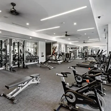 Near Dt Cpcc Lynx With Pool Gym Wd Parking Apartment *