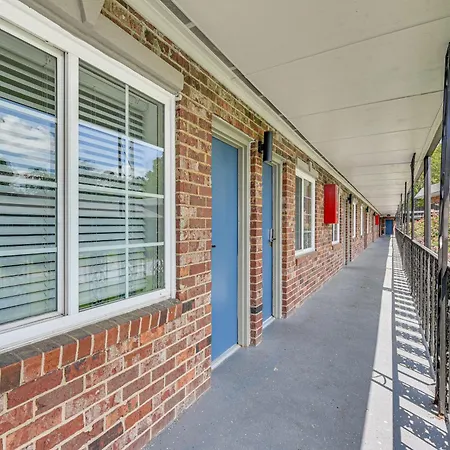 Apartment Work & Play! Near Uptown, Hospitals, Sports Charlotte