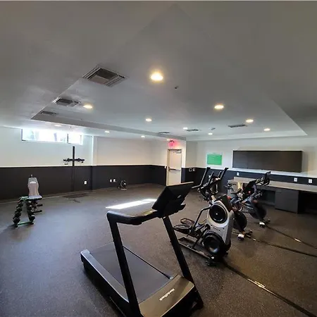 Prime East Downtown W Pool Gym Laundry