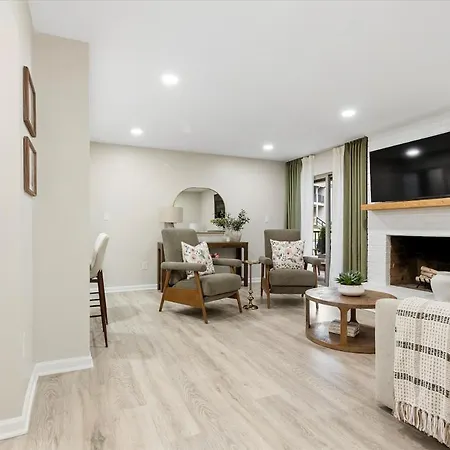 Bright & Relaxing 2br Near Ballantyne Apartment Charlotte