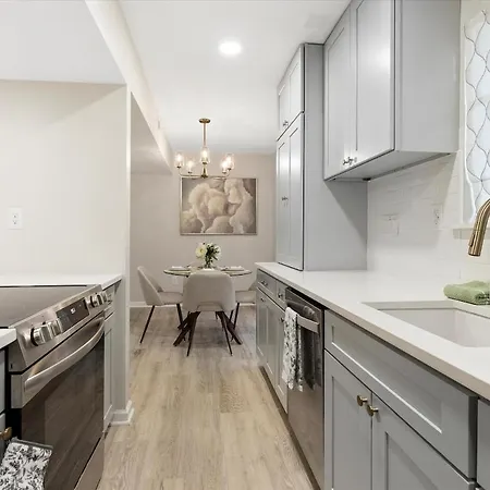 Bright & Relaxing 2br Near Ballantyne Apartment