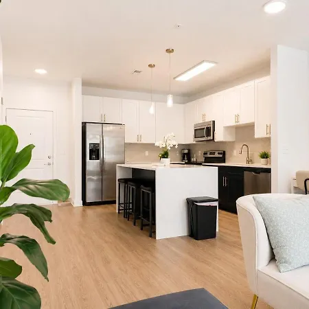 Apartment Bofa 8 Min King Balcony Pool W Parking Charlotte