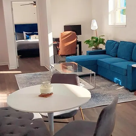 Apartment Gorgeous 1br Guest Close To All!