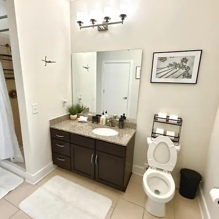 Apartment Spacious Uptown Luxury Escape