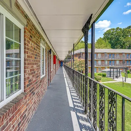 Work & Play! Near Uptown, Hospitals, Sports *