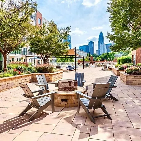 Spacious Uptown Luxury Escape *