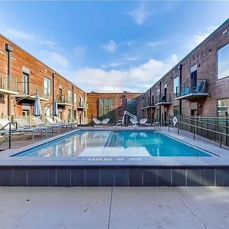 Prime East Downtown W Pool Gym Laundry *