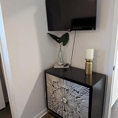 Gorgeous 1br Guest Close To All! Charlotte