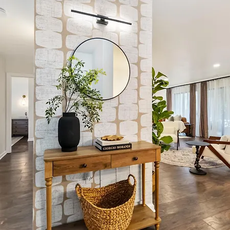 Stylish With 2 King Beds And Private Patio Apartment Charlotte