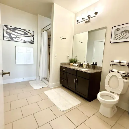 Apartment Spacious Uptown Luxury Escape