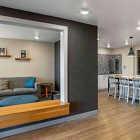 Extended America Select - - Northlake Charlotte