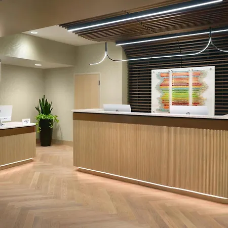 Hotel Renaissance Southpark 4*